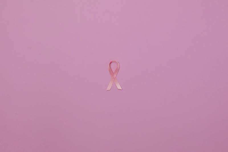 Le site erdafitinib peut-il traiter le cancer du sein ? Les dernières données, en termes simples.